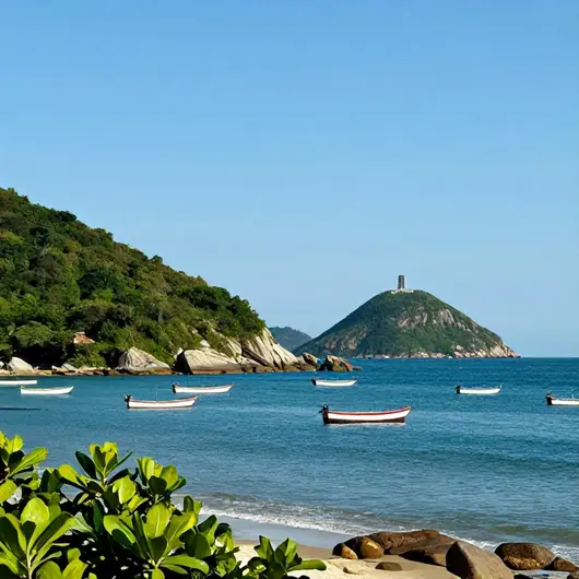 Passeios de barco e esportes aquáticos em Bombinhas Passeios de barco e esportes aquáticos em Bombinhas